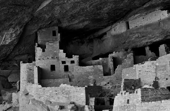 Mesa Verde Cliff Cliff Palace 0952a bw.jpg